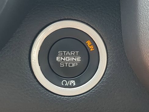 Used 2025 RAM 1500 Laramie image 23