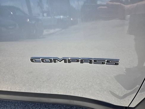 Used 2022 Jeep Compass Sport AWD/4WD image 4