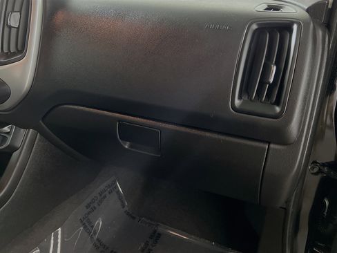 Used 2021 Chevrolet Colorado LT w/ Safety Package image 35