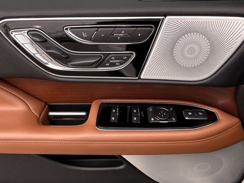 Used 2021 Lincoln Navigator Reserve image 13