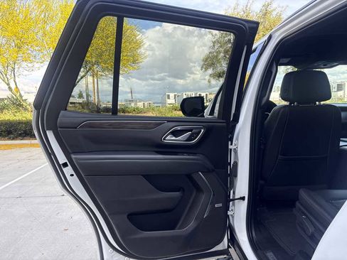 Used 2022 Chevrolet Tahoe Z71 image 11