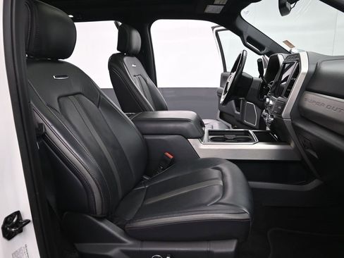 Used 2022 Ford F450 Platinum w/ FX4 Off-Road Package image 25