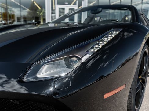 Used 2018 Ferrari 488 Spider RWD image 23