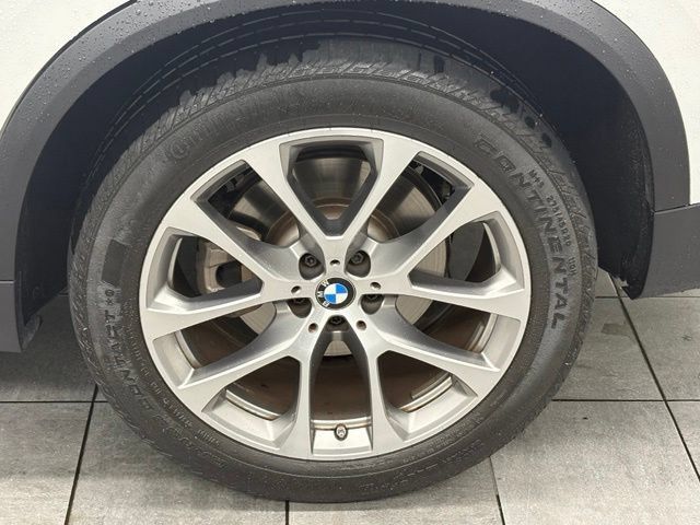 Used 2022 BMW X5 xDrive40i w/ Premium Package AWD/4WD image 7