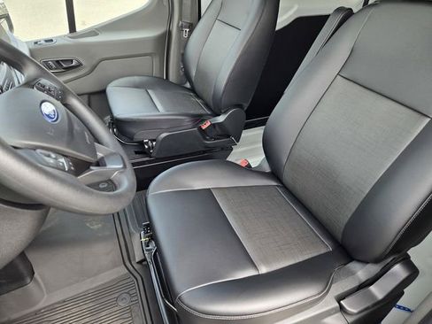 New 2026 Ford Transit 250 148 Medium Roof RWD image 17