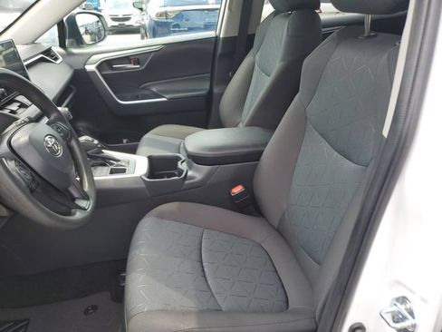 Used 2025 Toyota RAV4 XLE AWD/4WD image 23