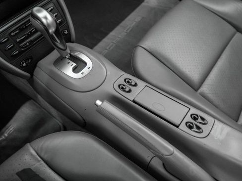 Used 2001 Porsche 911 Carrera 4 image 18