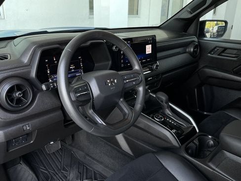 Used 2023 Chevrolet Colorado Trail Boss w/ Technology Package AWD/4WD image 11