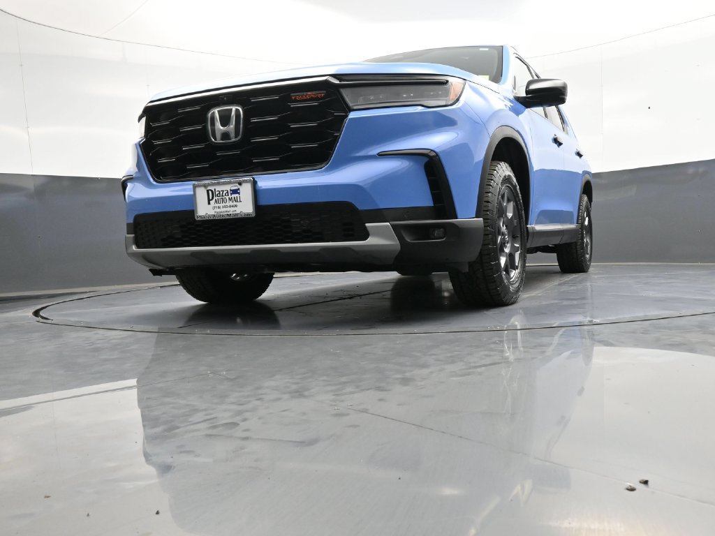 Certified 2024 Honda Pilot TrailSport image 29