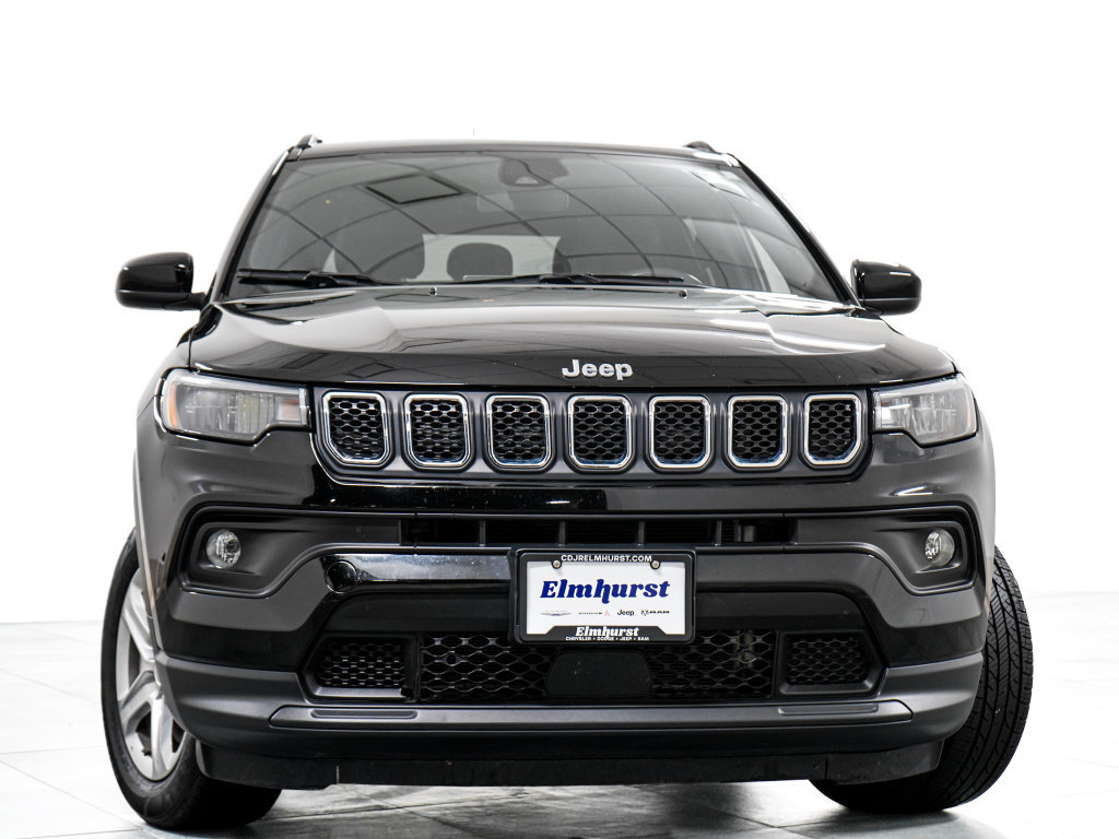 Certified 2024 Jeep Compass Latitude AWD/4WD image 3