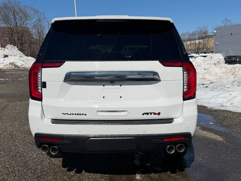 Used 2024 GMC Yukon AT4 w/ AT4 Premium Package image 5