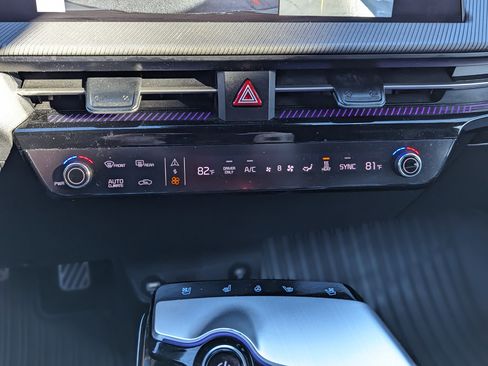 Used 2022 Kia EV6 GT-Line w/ GT-Line Suede Seat Package image 24