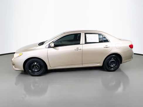 Used 2010 Toyota Corolla LE FWD image 9