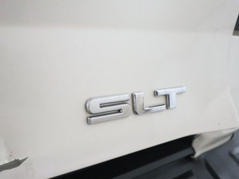 Used 2015 GMC Sierra 1500 SLT w/ SLT Crew Cab Value Package AWD/4WD image 26