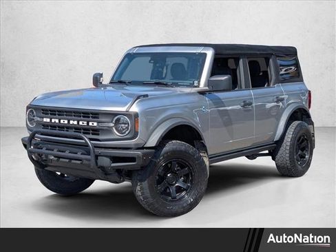 Used 2022 Ford Bronco Black Diamond image 1