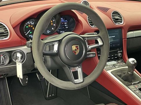 Used 2021 Porsche 718 Boxster Spyder RWD image 4