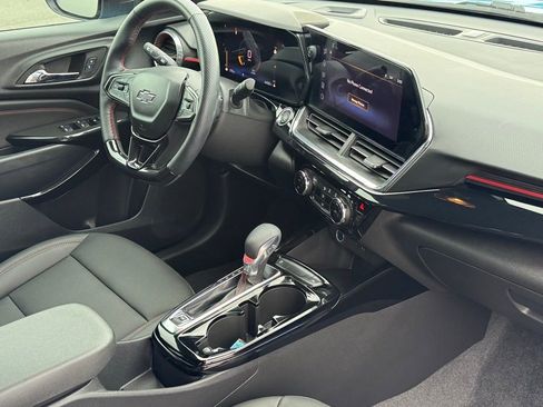 Used 2025 Chevrolet Trax RS w/ Driver Confidence Package image 5