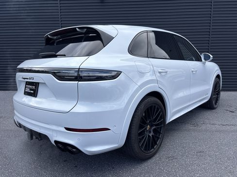 Used 2022 Porsche Cayenne GTS image 5