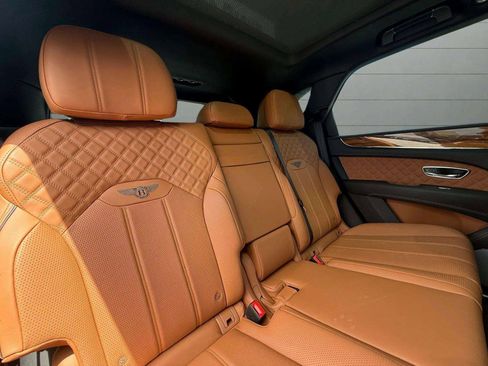 Certified 2021 Bentley Bentayga image 20