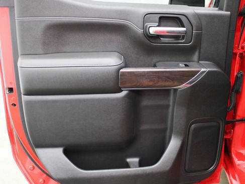 Used 2019 GMC Sierra 1500 SLT w/ LPO, GMC Protection Package image 18