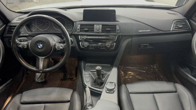 Used 2016 BMW 340i xDrive Sedan w/ Technology Package AWD/4WD image 26