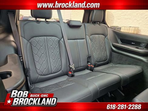 Used 2024 Jeep Grand Wagoneer Series III w/ Rear Seat Video Group 1 AWD/4WD image 18