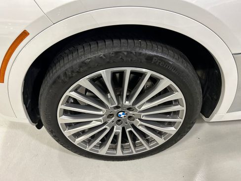 Used 2023 BMW X7 xDrive40i w/ Premium Package AWD/4WD image 8