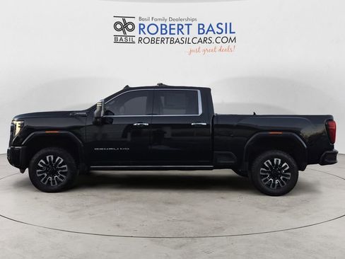 Used 2024 GMC Sierra 3500 Denali Ultimate image 2