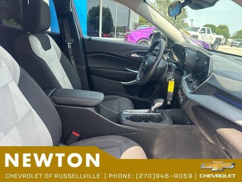 Used 2024 Chevrolet Trax LS FWD image 21