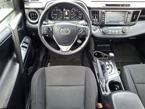 Used 2018 Toyota RAV4 XLE image 10