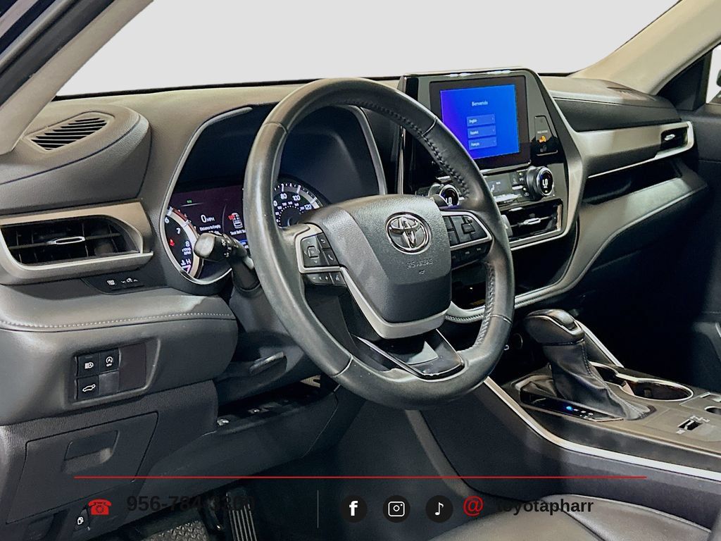 Used 2023 Toyota Highlander XLE FWD image 8