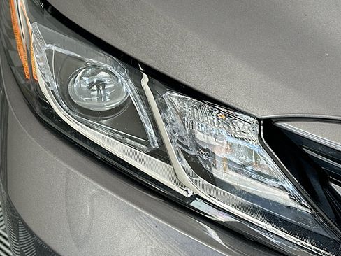 Certified 2022 Toyota Camry LE FWD image 9