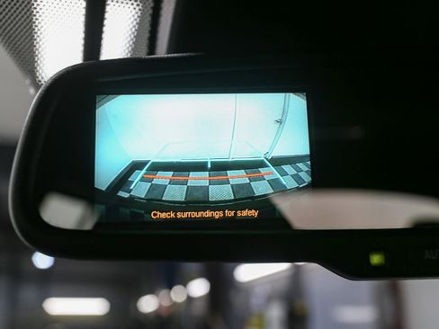 Used 2018 Toyota C-HR XLE FWD image 25