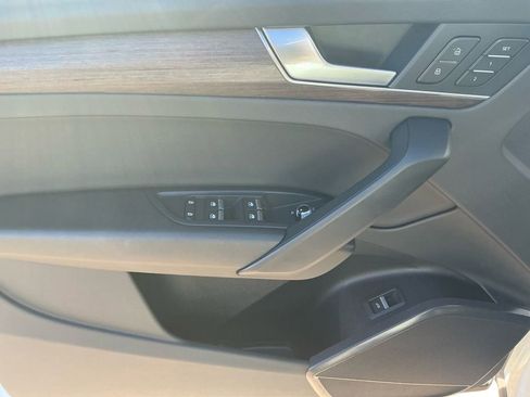 Used 2022 Audi Q5 2.0T Premium w/ Convenience Package image 22