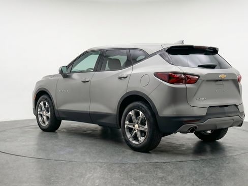 Used 2025 Chevrolet Blazer LT FWD image 6
