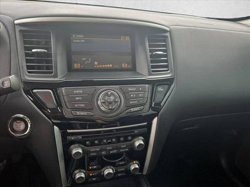 Used 2014 Nissan Pathfinder SV AWD/4WD image 14