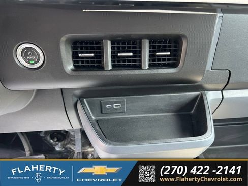 Used 2024 Chevrolet Brightdrop 600 w/ Commercial Equipment Package AWD/4WD image 17