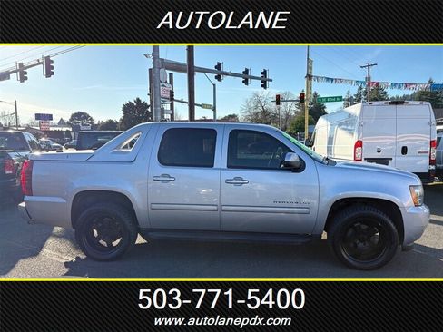 Used 2010 Chevrolet Avalanche LT w/ Luxury Package image 6