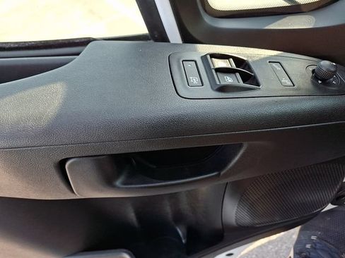 Used 2025 RAM ProMaster 2500 w/ Convenience Group FWD image 13
