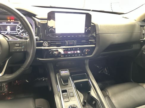 Used 2023 Nissan Pathfinder SL w/ Lighting Package (N92) AWD/4WD image 30
