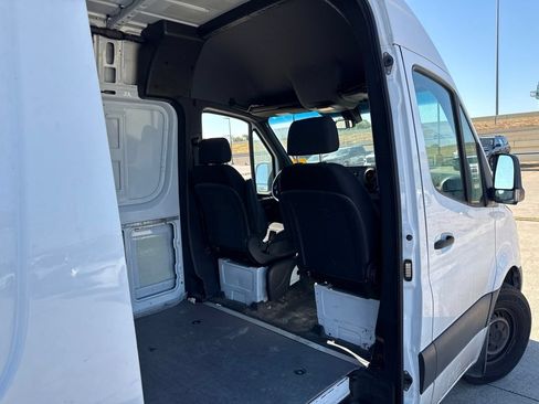Used 2023 Mercedes-Benz Sprinter 2500 image 12