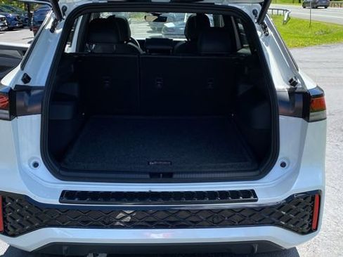 New 2026 Volkswagen Tiguan SE R-Line AWD/4WD image 22