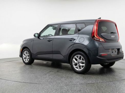 Used 2025 Kia Soul LX w/ LX Technology Package FWD image 6