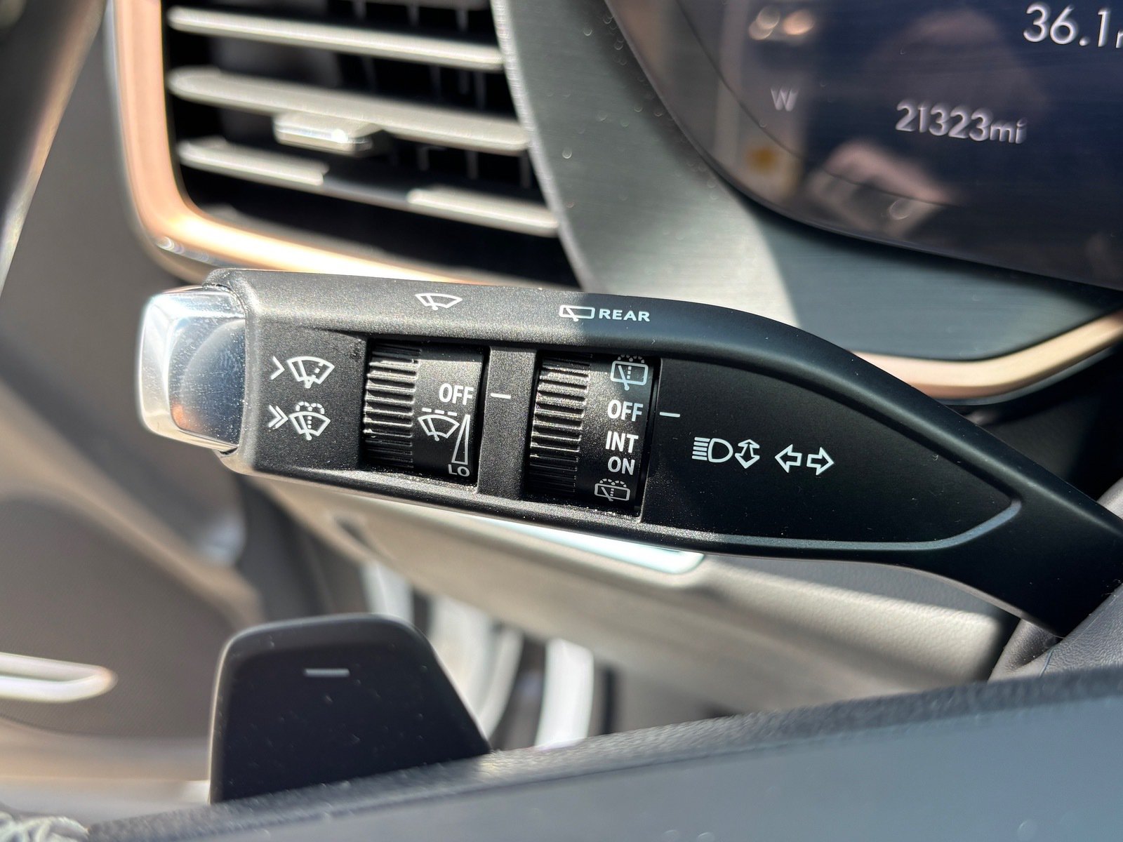 Used 2025 Buick Envision Sport Touring AWD/4WD image 24