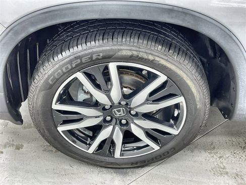 Used 2019 Honda Pilot Touring image 10