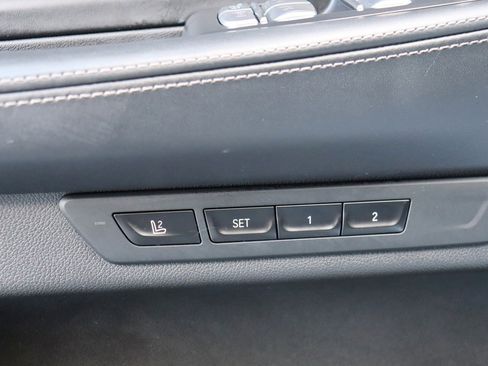 Used 2022 BMW 750i xDrive w/ M Sport Package image 27