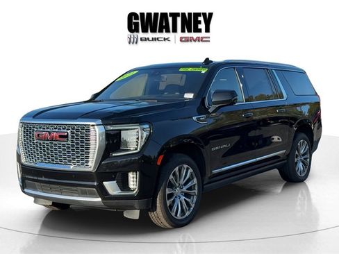 Used 2021 GMC Yukon XL Denali image 3