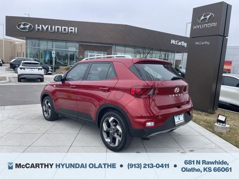 Certified 2024 Hyundai Venue Limited FWD image 14
