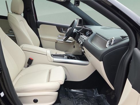 Used 2025 Mercedes-Benz GLA 250 image 25