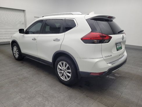Used 2017 Nissan Rogue SV image 5